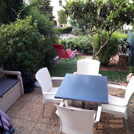 T2, Jardin, Veranda Chambre, Climatisation, Parking Privatif, Proche A Pied Centre, Plage, Gare, Pour 3 Adultes Ou 2 Adultes Avec 2 Enfants Bandol Zewnętrze zdjęcie