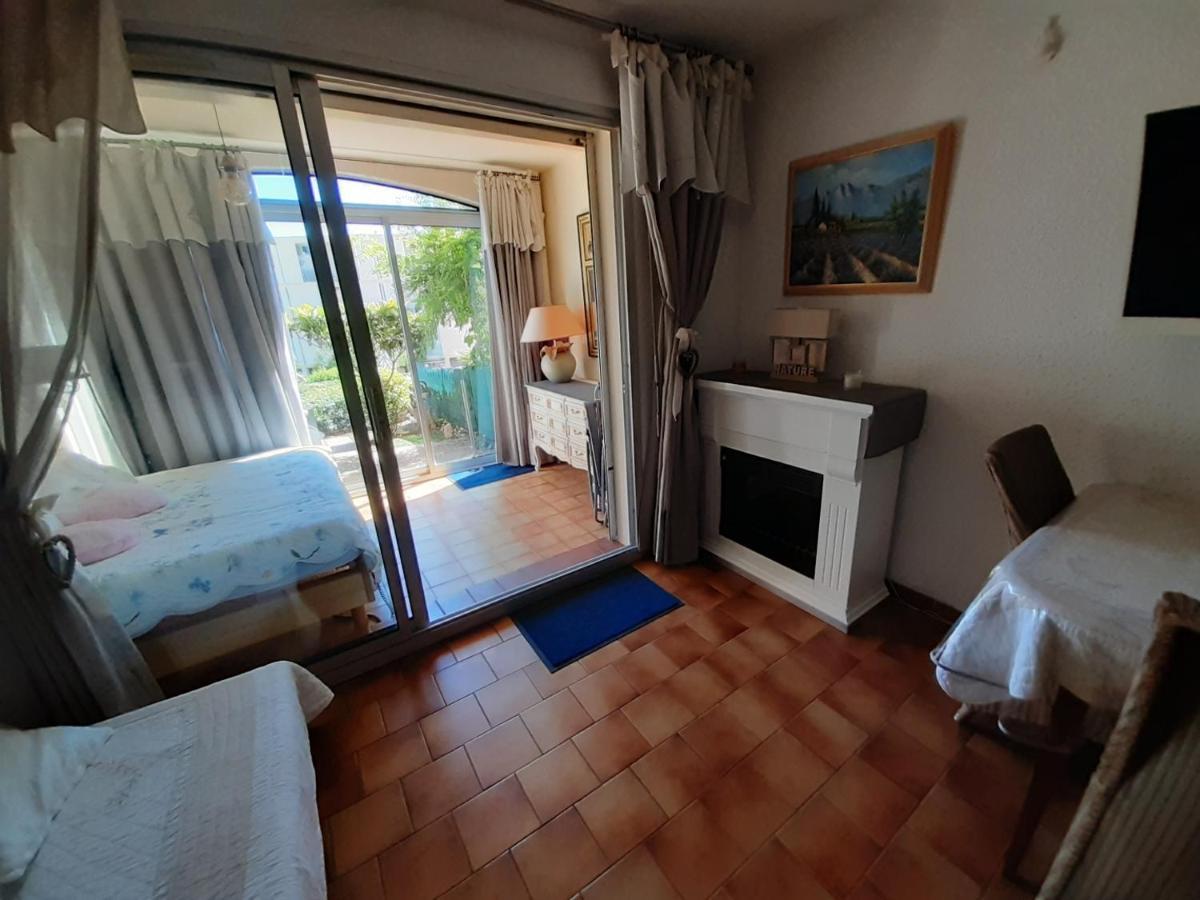 T2, Jardin, Veranda Chambre, Climatisation, Parking Privatif, Proche A Pied Centre, Plage, Gare, Pour 3 Adultes Ou 2 Adultes Avec 2 Enfants Bandol Zewnętrze zdjęcie