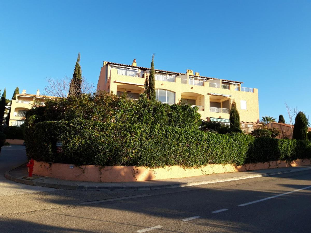 T2, Jardin, Veranda Chambre, Climatisation, Parking Privatif, Proche A Pied Centre, Plage, Gare, Pour 3 Adultes Ou 2 Adultes Avec 2 Enfants Bandol Zewnętrze zdjęcie