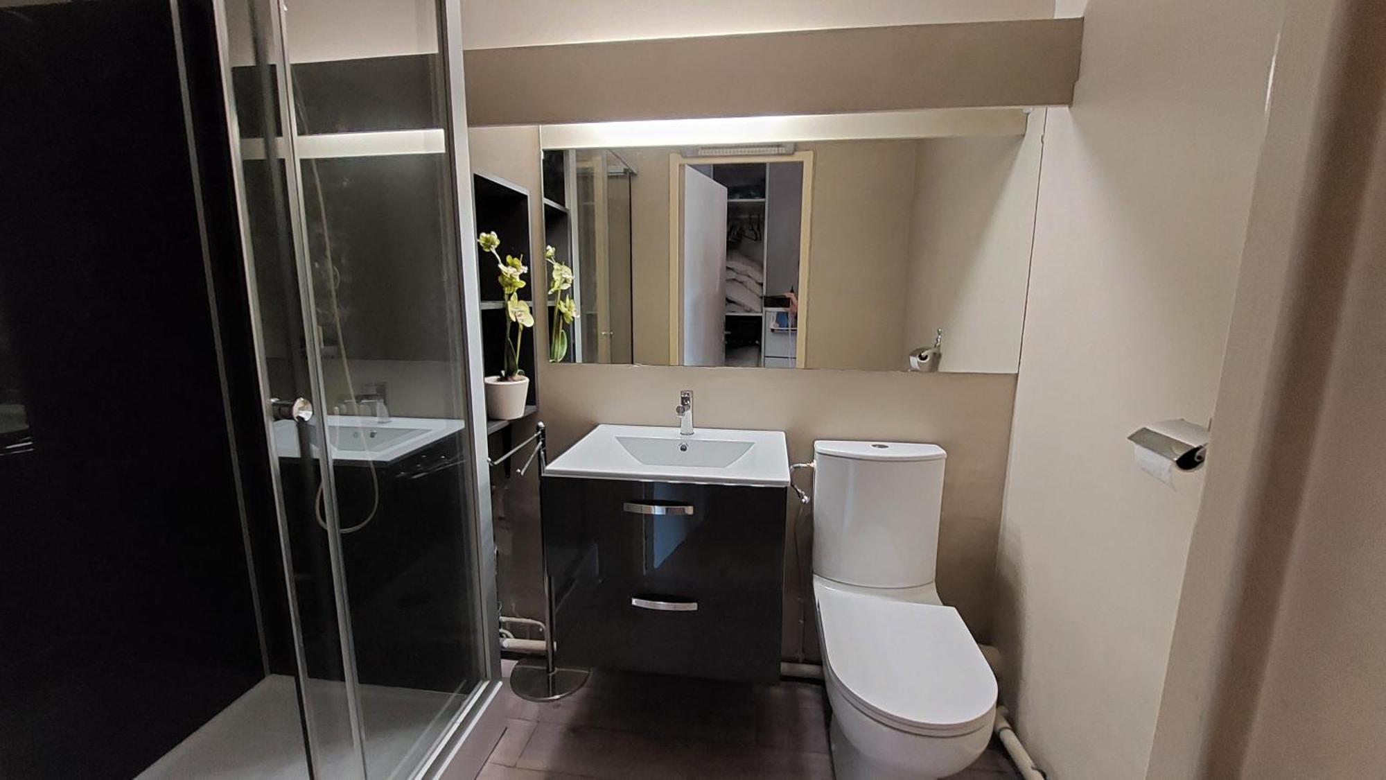 T2, Jardin, Veranda Chambre, Climatisation, Parking Privatif, Proche A Pied Centre, Plage, Gare, Pour 3 Adultes Ou 2 Adultes Avec 2 Enfants Bandol Zewnętrze zdjęcie